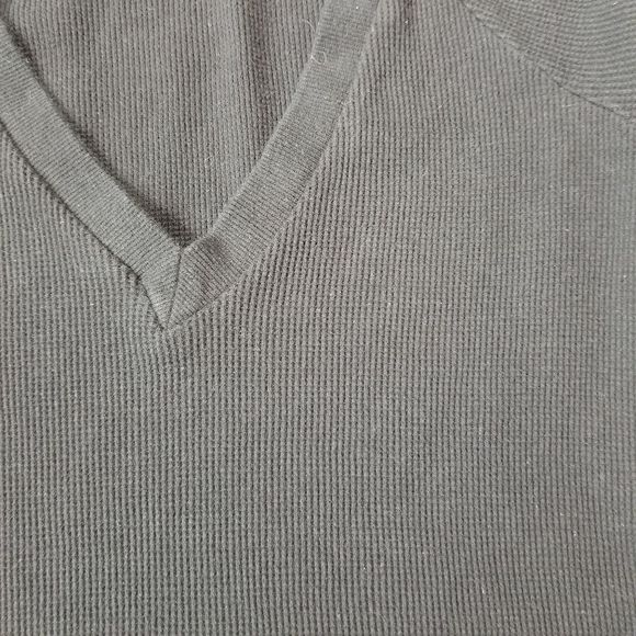 FOREVER 21 Deep V Pullover black waffle - Picture 3 of 5